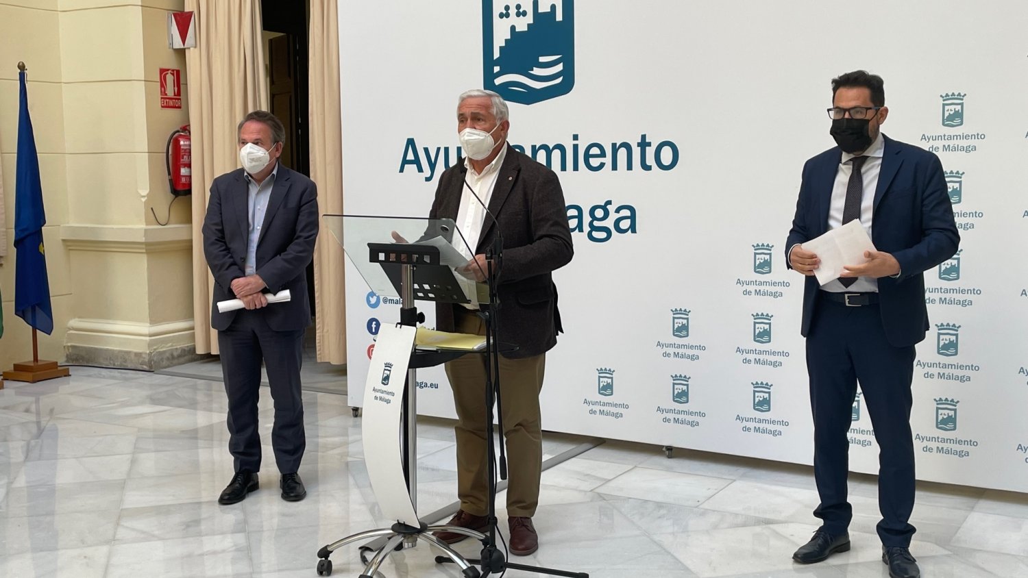 El Ayuntamiento trabaja en la ampliación de las condiciones de la tarjeta de transporte para jubilados