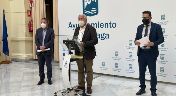 El Ayuntamiento trabaja en la ampliación de las condiciones de la tarjeta de transporte para jubilados