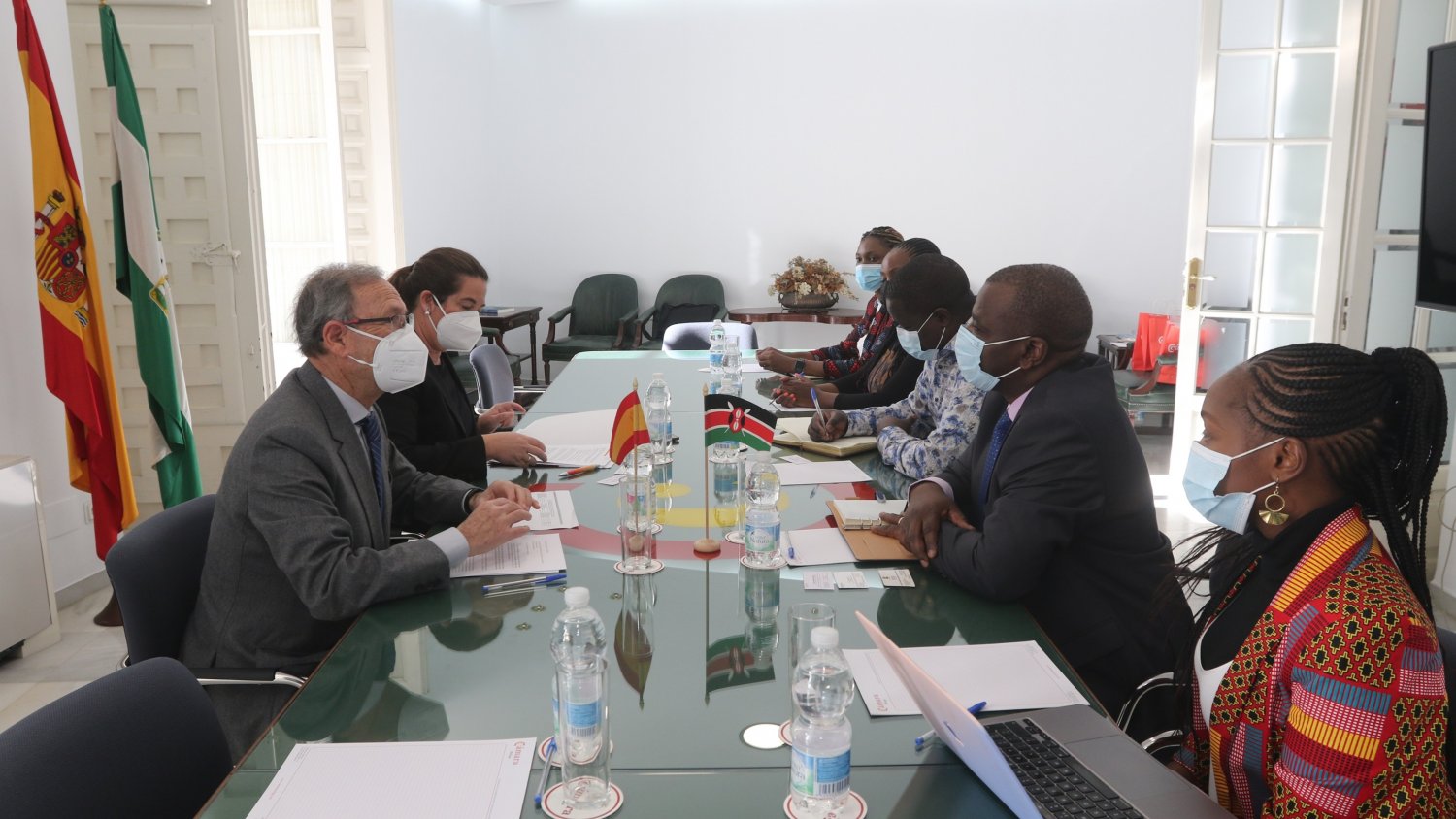 Una delegación de Kenia visita la Cámara  para presentar su proyecto “Konza Technopolis”