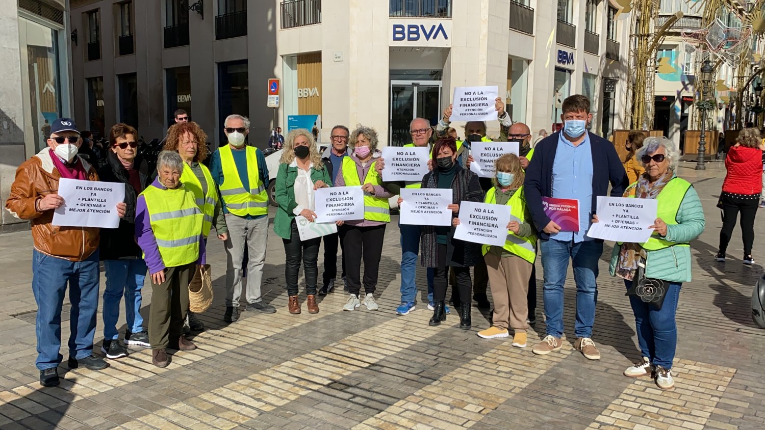 Unidas Podemos pide al Ayuntamiento que cobre más a los bancos que no presten atención personalizada