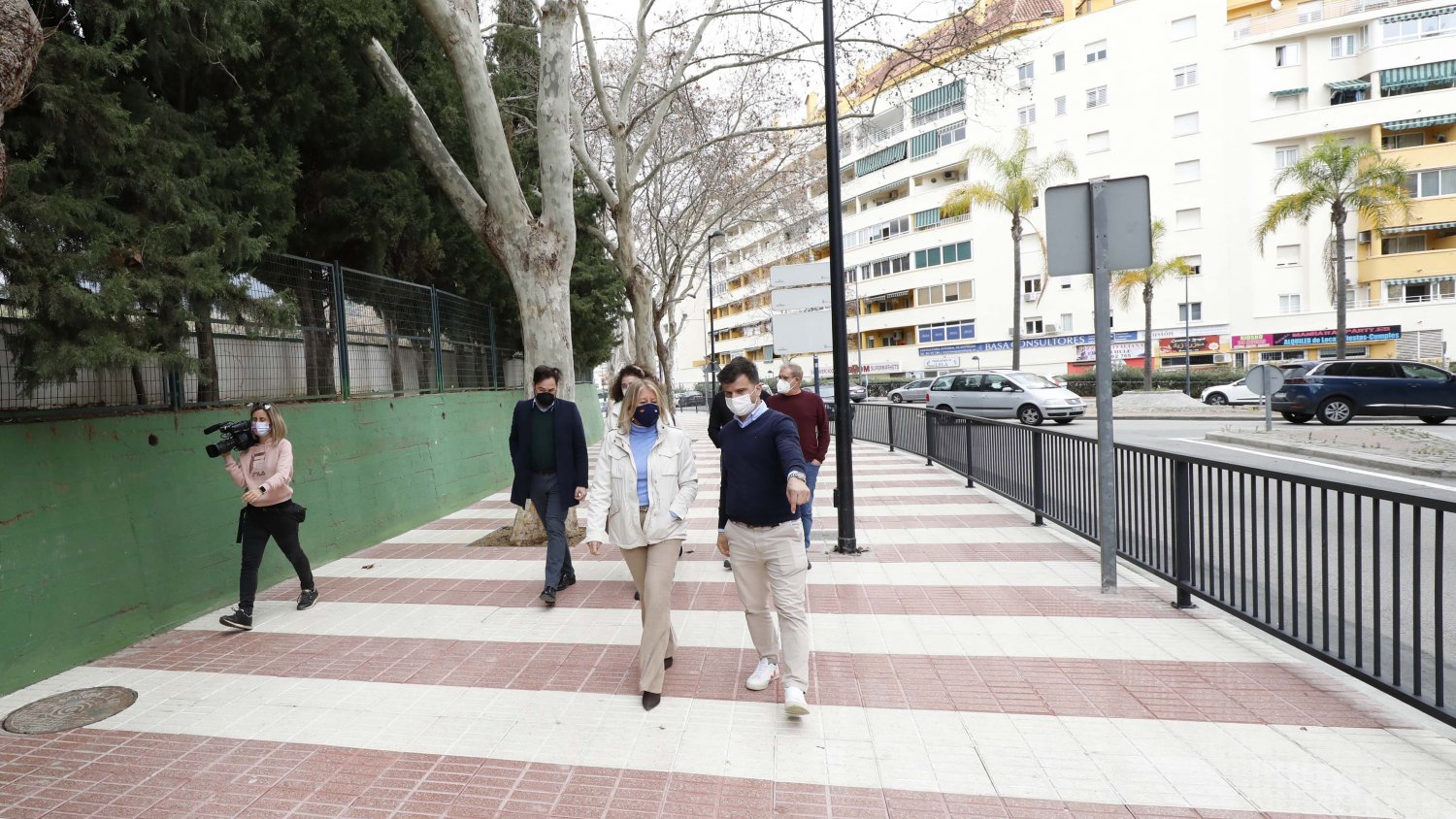 Marbella finaliza las obras de mejora en el entorno de los colegios Juan Ramón Jiménez y Valdeolletas