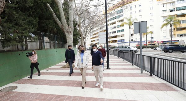 Marbella finaliza las obras de mejora en el entorno de los colegios Juan Ramón Jiménez y Valdeolletas