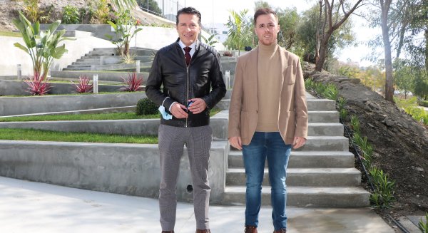 El jardín de acceso a las pistas completa el entorno del SkatePark de Torrox