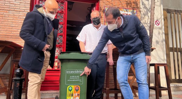 Fuengirola mantiene la recogida de vidrio puerta a puerta en negocios de hostelería