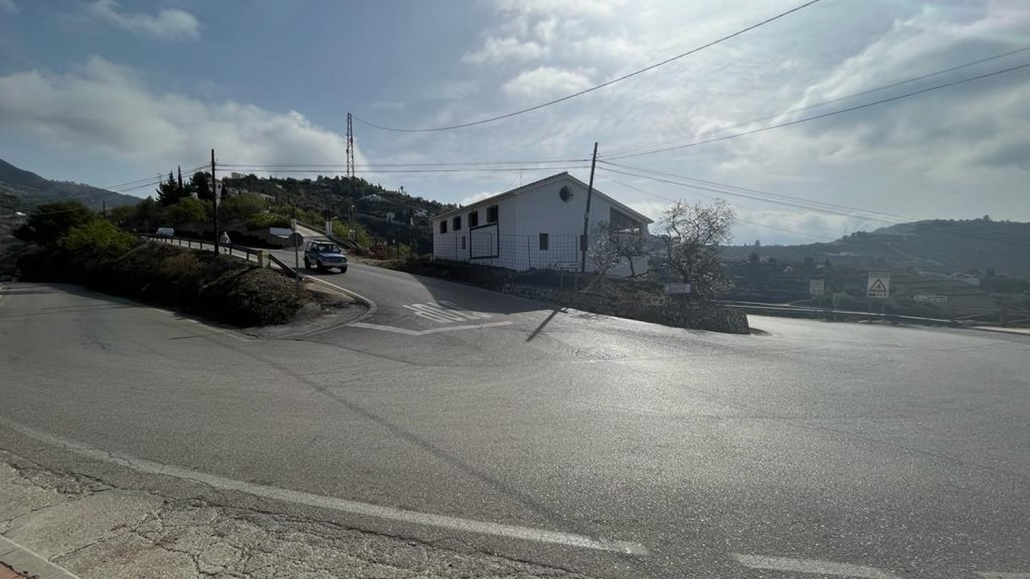 La Junta adjudica por 1,4 millones las obras de ampliación de la carretera de Canillas a Cómpeta