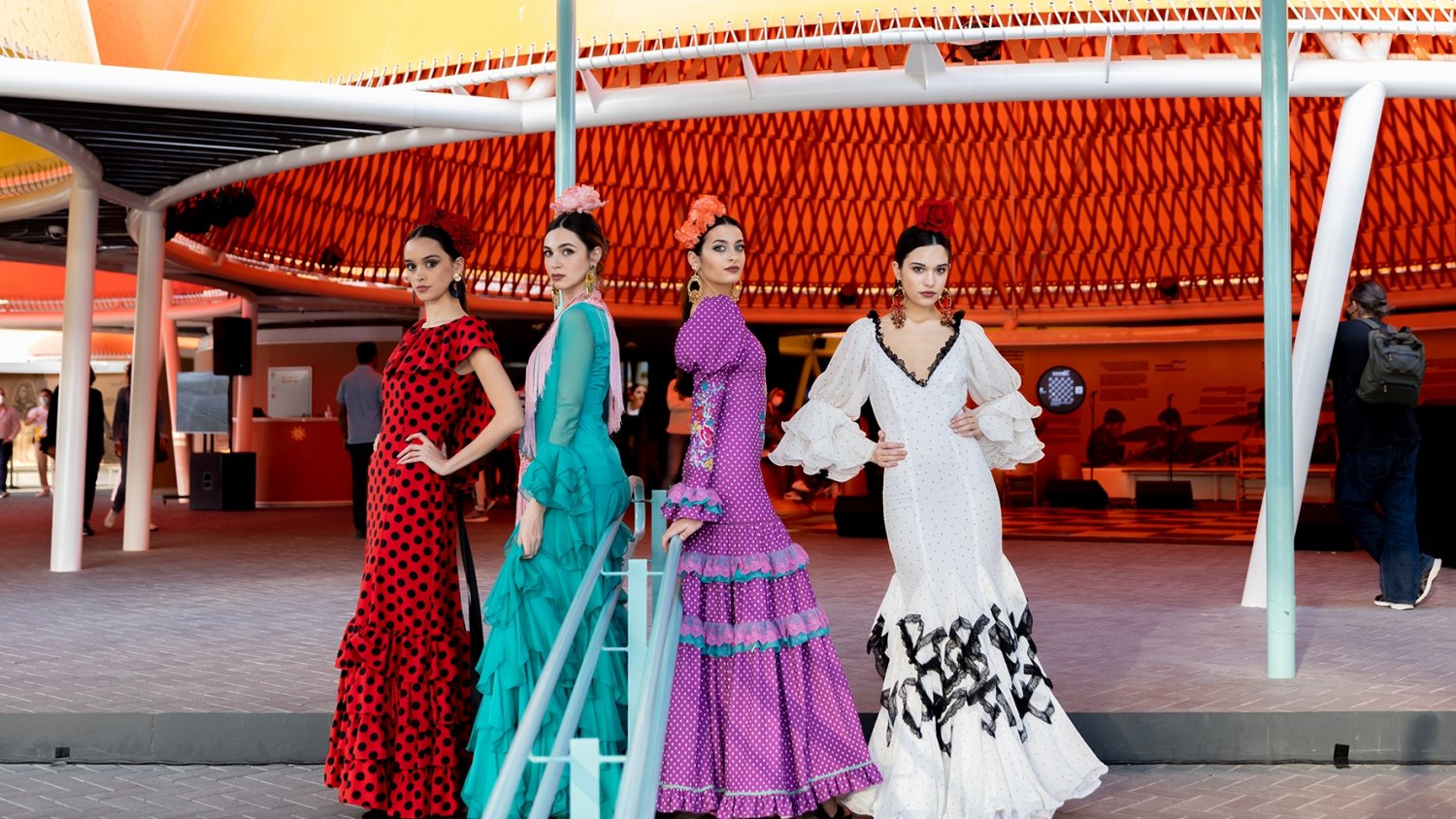 La moda flamenca viaja a la Exposición Universal Dubái para exhibir su artesanía, lujo y creatividad