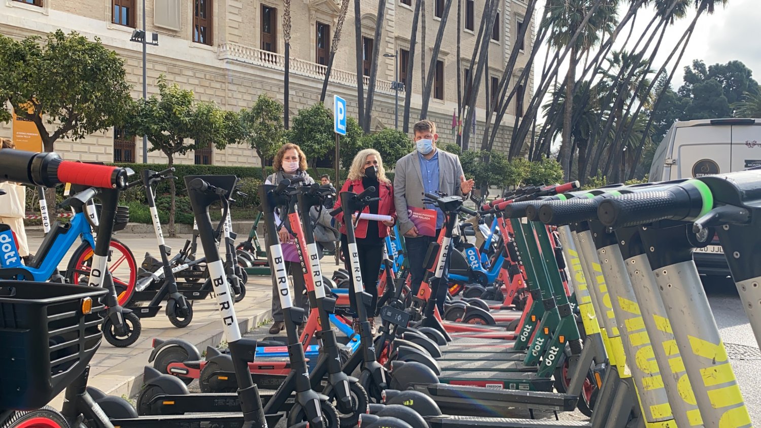 Unidas Podemos exige un concurso público para regular el alquiler de vehículos eléctricos