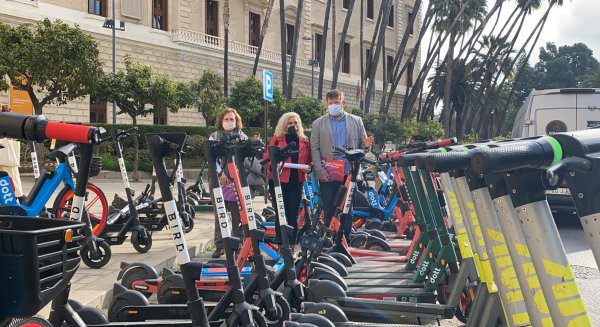 Unidas Podemos exige un concurso público para regular el alquiler de vehículos eléctricos