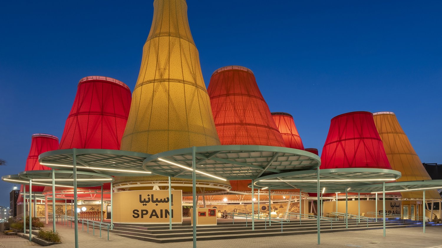 De la Torre informa sobre la candidatura de Málaga en la Expo27 en un acto de Dubái