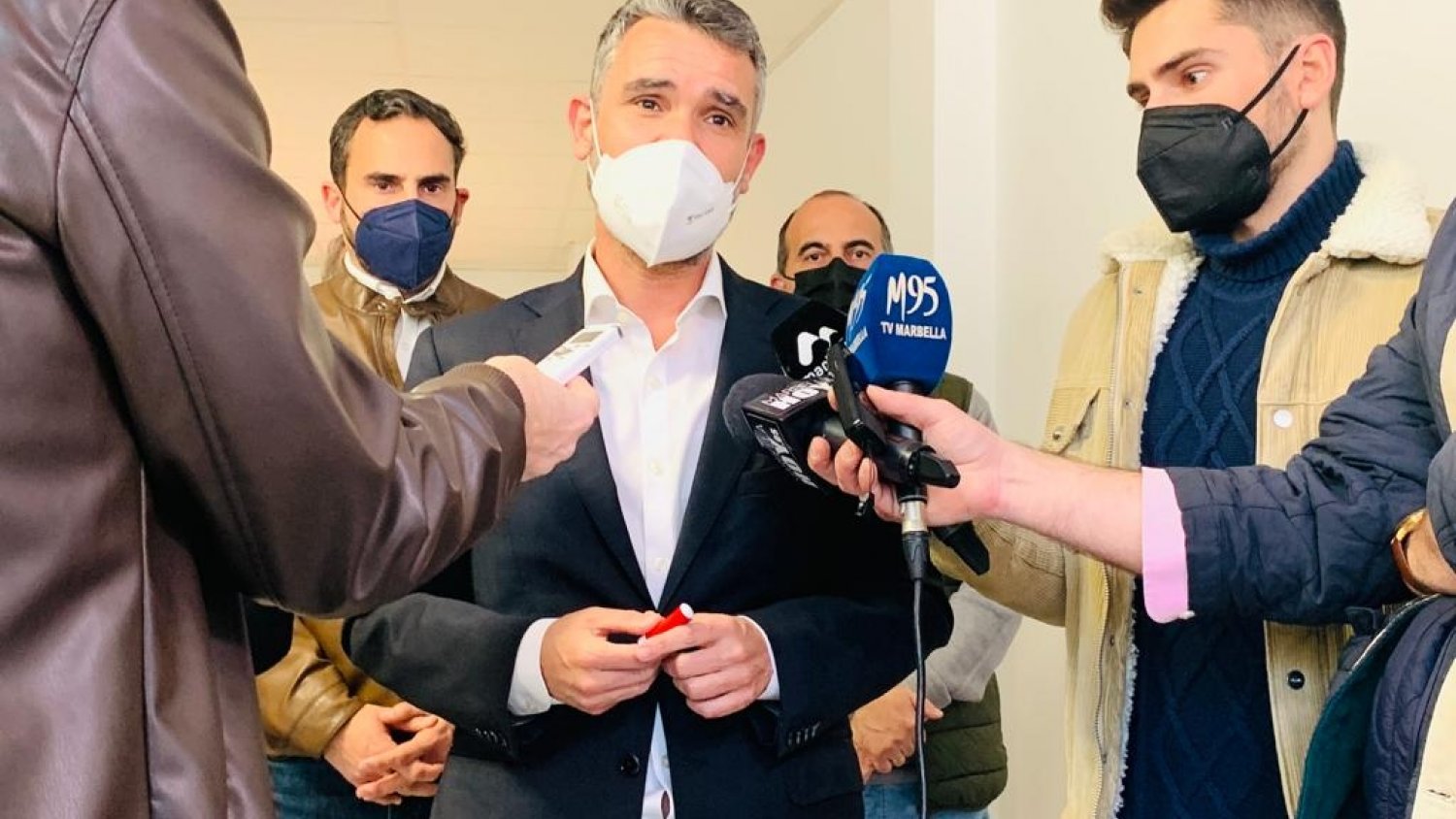 PSOE critica el viaje 