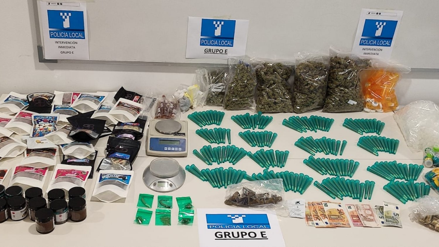 La Policía Local de Fuengirola interviene más de un kilo de marihuana y estupefacientes de un club social