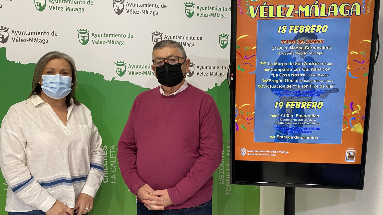 Vélez-Málaga retoma la tradicional noche carnavalera amenizada por el pasacalle de disfraces