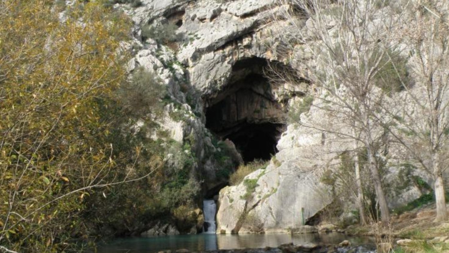 Diputación financia la construcción de un nuevo puente para acceder a la Cueva del Gato