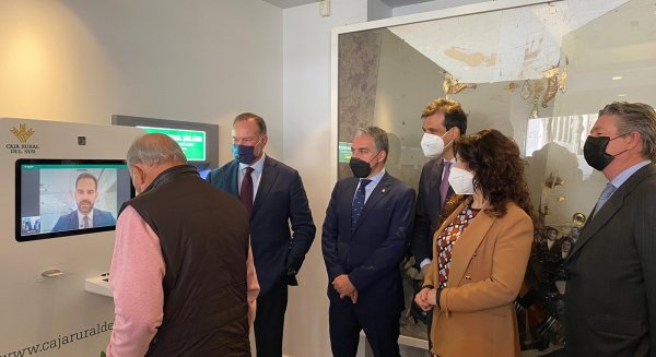 Los centros de participación activa de la Junta ofrecerán talleres para eliminar la brecha digital