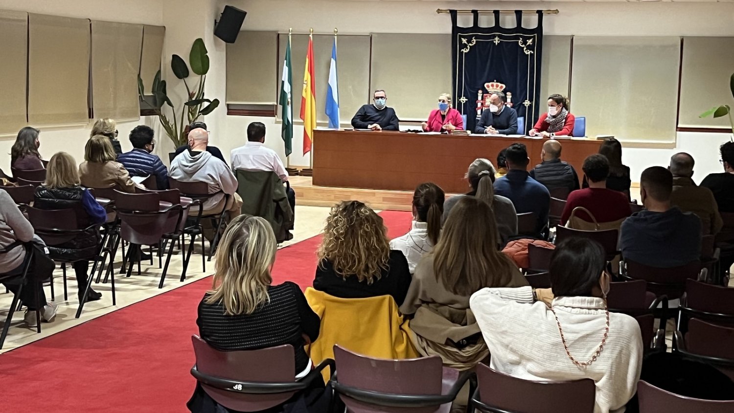 Fuengirola informa sobre las nuevas ayudas económicas a empresarios y autónomos