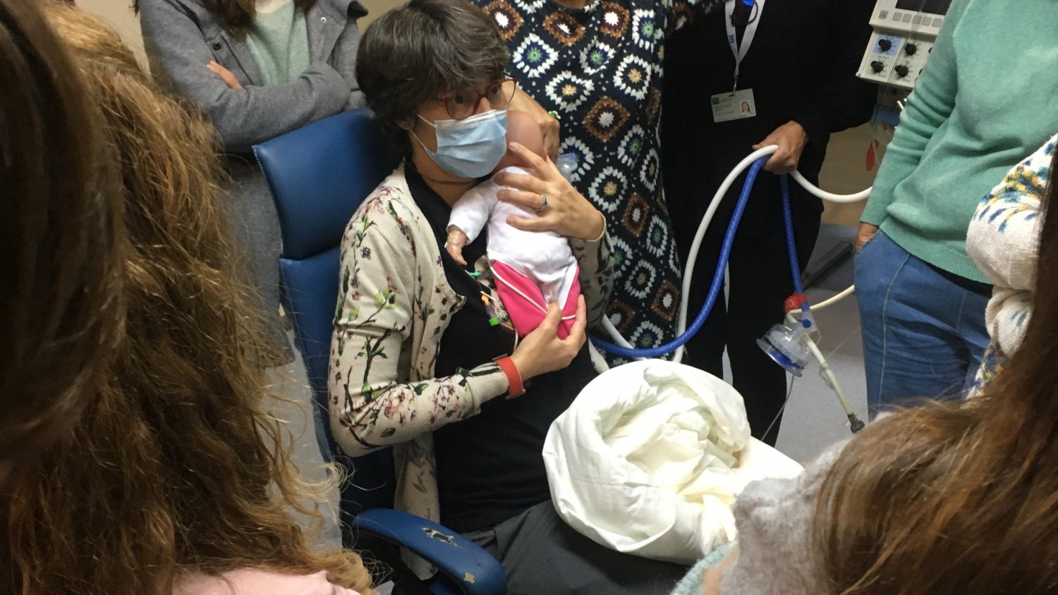 Neonatología del Regional se forma para integrar a las familias en los cuidados de los prematuros