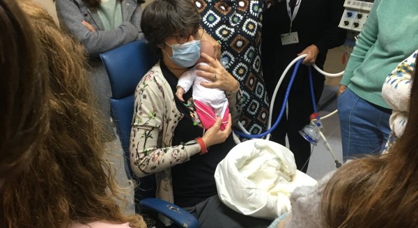 Neonatología del Regional se forma para integrar a las familias en los cuidados de los prematuros