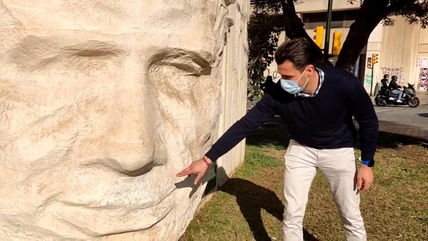 PCA – Málaga denuncia las pintadas realizadas en el monumento a Blas Infante de la capital