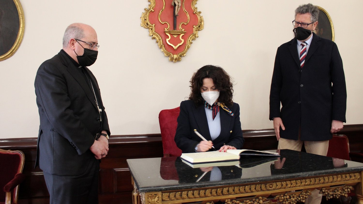Rocío Ruiz agradece la colaboración del Obispado de Huelva en la atención a personas vulnerables