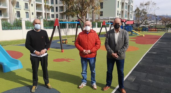 Torre del Mar finaliza la remodelación del parque infantil de la calle Juan Aguayo