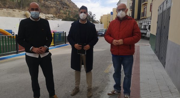Finalizadas las obras de mejora en el acerado de Colonias del Puerto, en La Caleta de Vélez