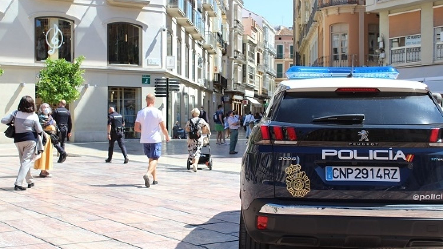 Detenido un sintecho por incendiar el colchón de otro mientras dormía
