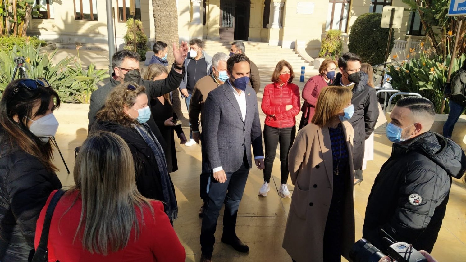 El PSOE exige a De la Torre que amplíe la paga Covid a los empleados municipales