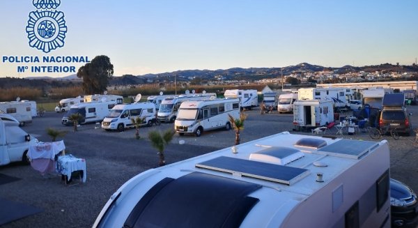La Policía Nacional coordina un operativo para evitar los asentamientos clandestinos de caravanas