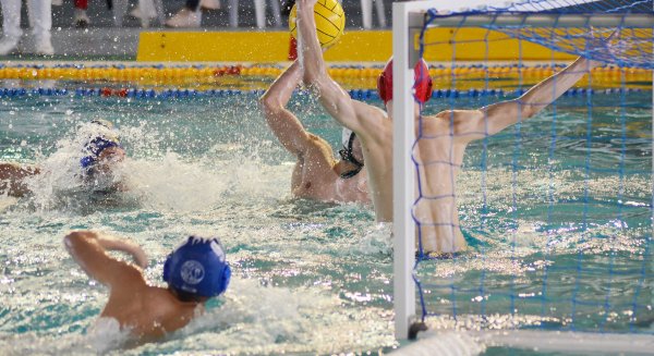 El Waterpolo Málaga espera hacerse fuerte en Inacua para seguir su tendencia positiva