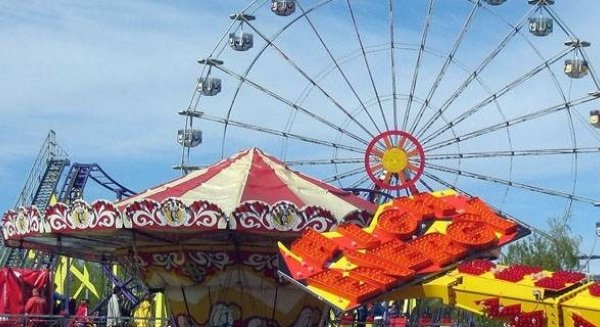 Izquierda Unida llama la atención sobre el cierre de Tívoli durante la celebración de Fitur