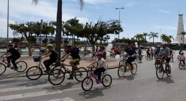 Málaga se adhiere a la red de ciudades por la bicicleta