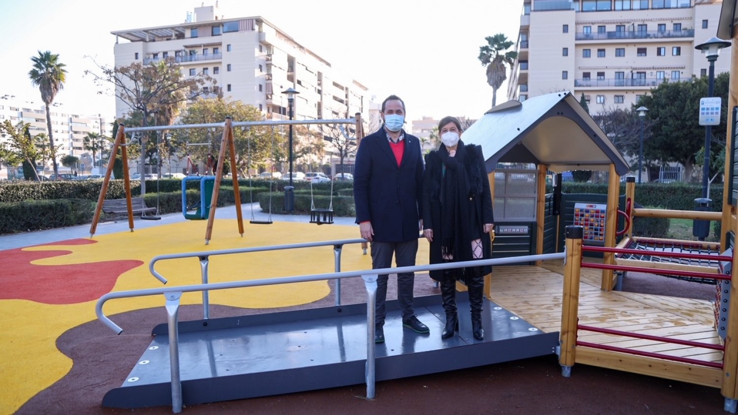El Parque Litoral estrena una zona de juegos infantiles 100% accesibles