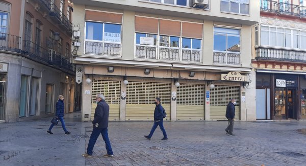 El cierre del Café Central deja un vacío en la Plaza de la Constitución