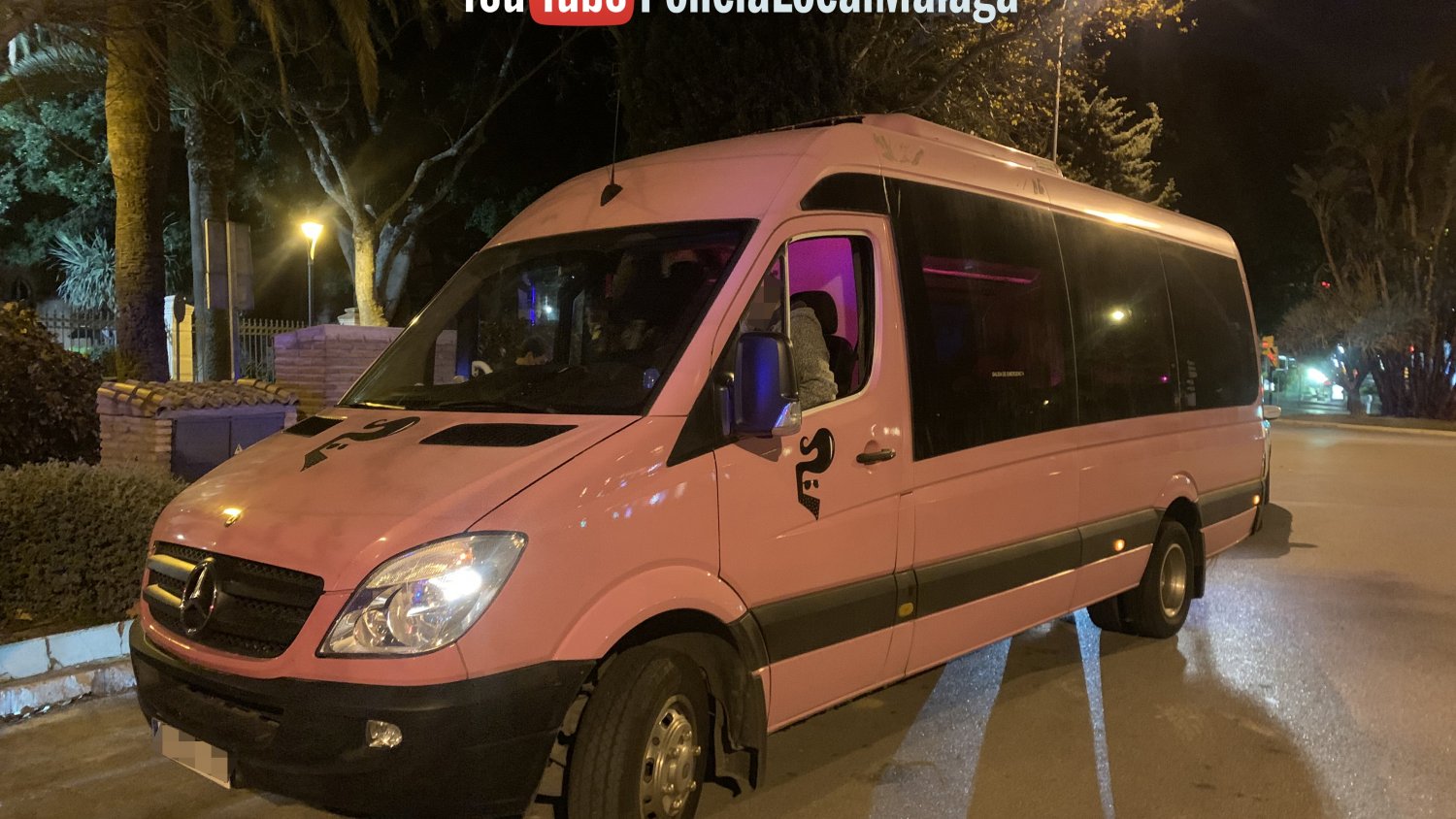 La Policía Local intercepta un discobús que carecía de seguro obligatorio