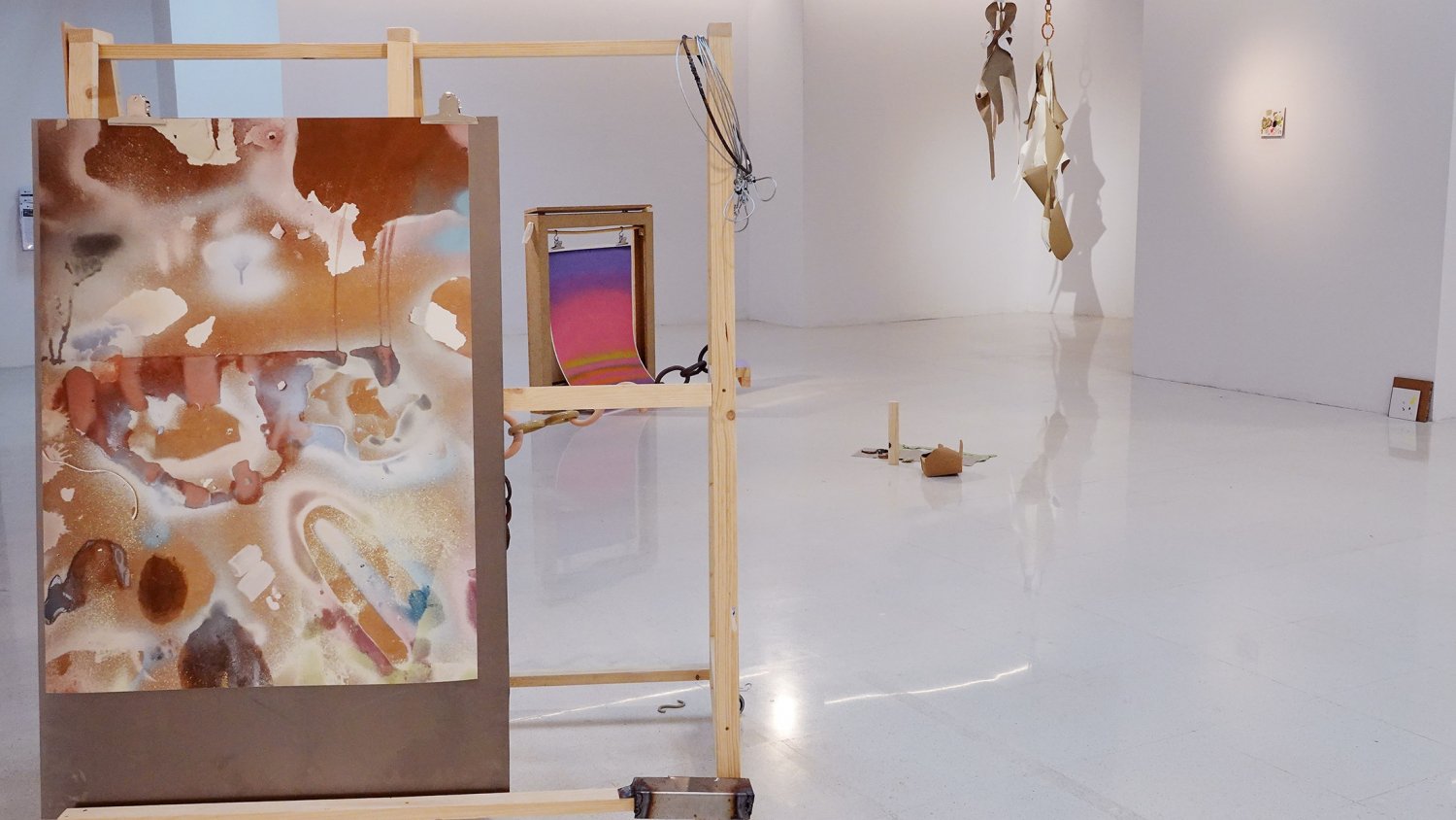 La Facultad de Bellas Artes acoge la exposición 'Un huir sin término' de Natalia Cardoso