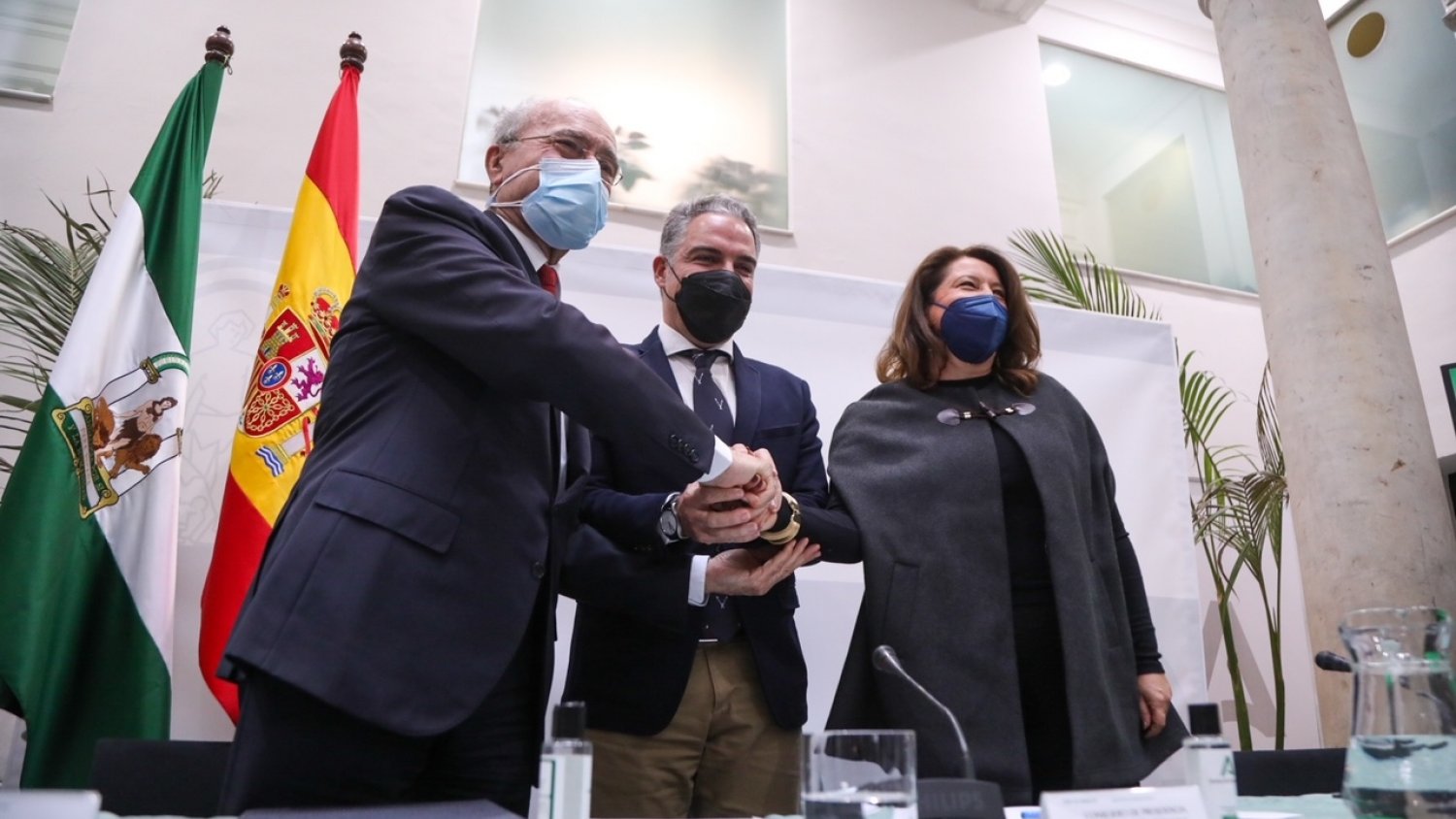 Ayuntamiento y Junta firman un convenio de colaboración para la restauración del Guadalmedina