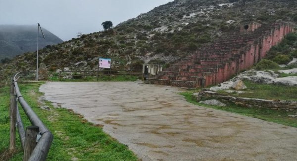 Diputación anuncia que mejorará la iluminación interior y el carril de acceso a la Cueva de Ardales