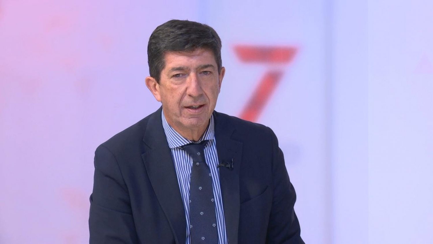Juan Marín abandona la reunión del Consejo de Gobierno para ir al hospital tras sentir un mareo