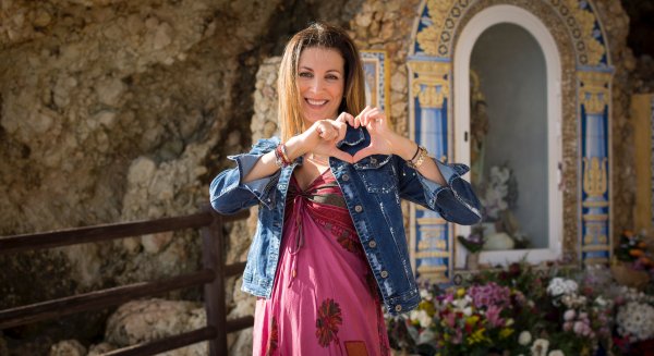 Remedios Cervantes, galardonada con el `Boquerón de Plata´ de Rincón la Victoria 2022