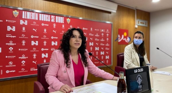 La Consejería de Igualdad y la UD Almería estrechan su colaboración por los centros de protección