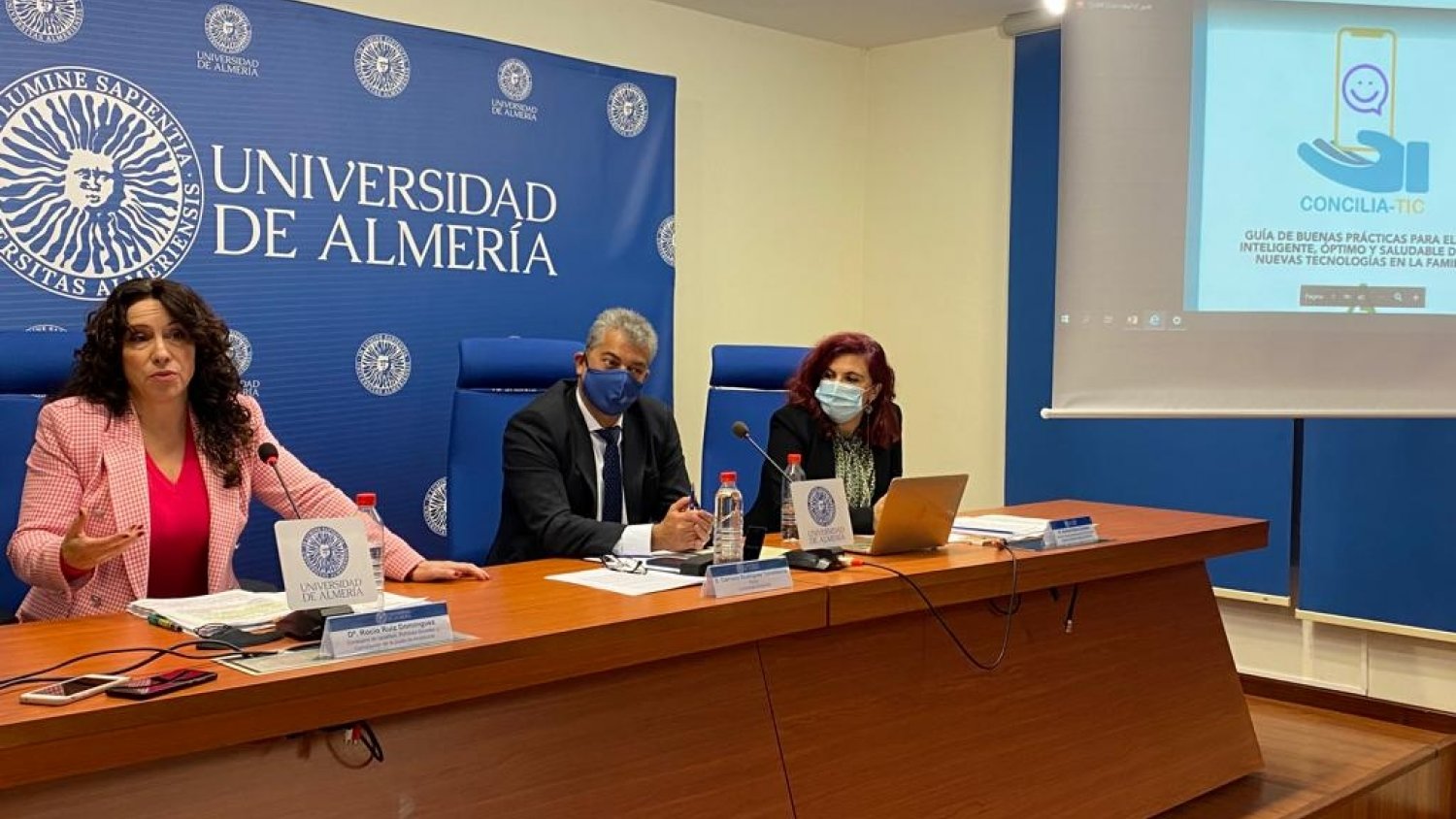 Ruiz presenta la Guía ‘Concilia-Tic’ para el uso saludable de las nuevas tecnologías en la familia
