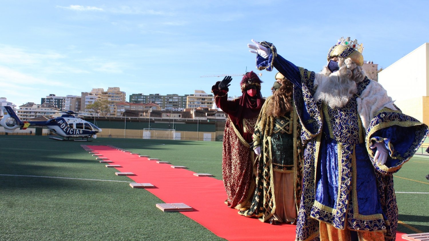 Los Reyes Magos de Oriente reciben los deseos de los niños de Fuengirola