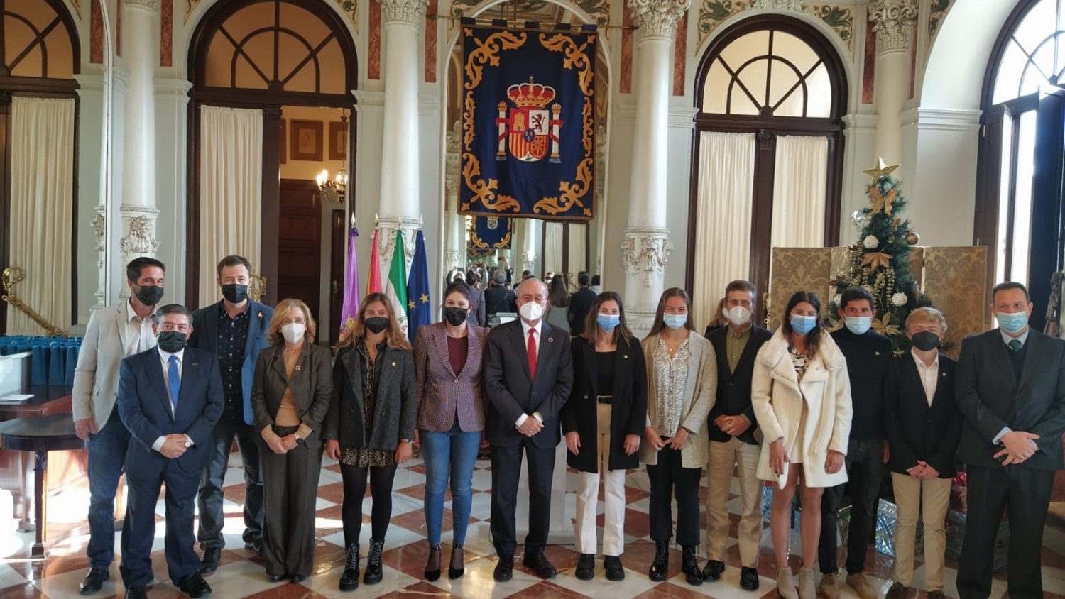 El alcalde de Málaga recibe a los campeones del mundo de remo de mar