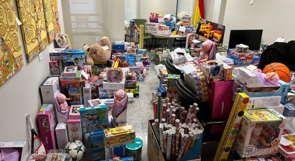 Rincón de la Victoria  entrega juguetes nuevos a las familias con menos recursos del municipio