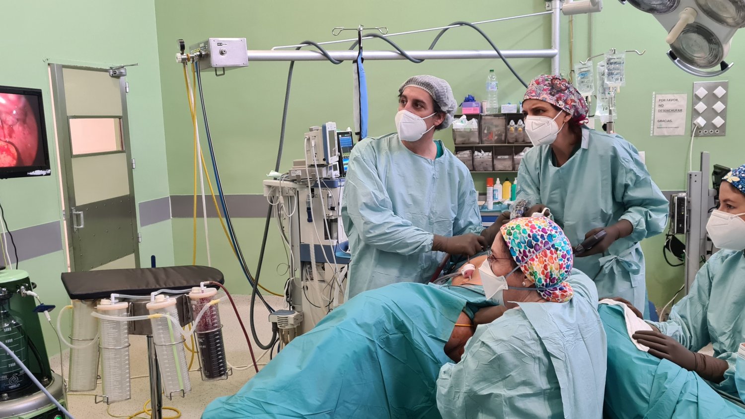El Servicio de Obstetricia y Ginecología del Regional realiza un curso sobre histerectomía laparoscópica