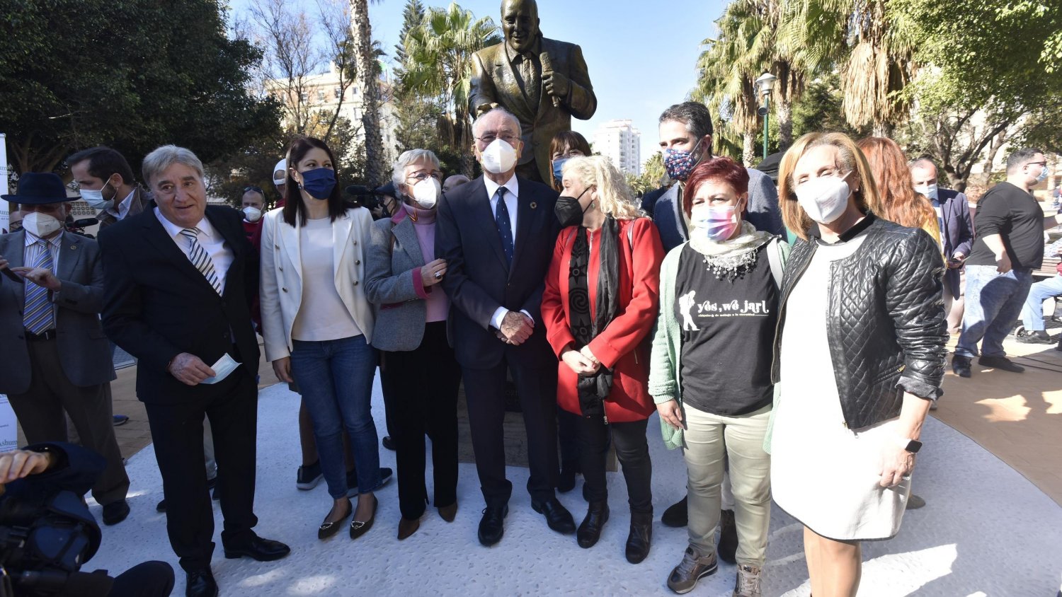 Málaga rinde homenaje a Chiquito de la Calzada con una escultura en el parque Gregorio Sánchez