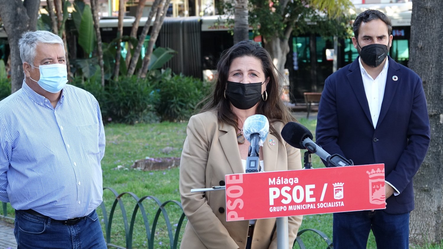 PSOE critica a PP y Cs por incumplir lo aprobado en el pleno y rotular como Carlos Haya la rotonda junto al Hospital