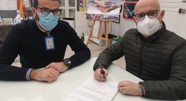 Torre del Mar instala un punto municipal para facilitar el certificado Covid entre usuarios