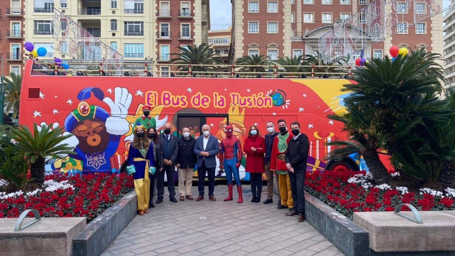 La EMT presenta 'El Bus de la Ilusión' para recorrer Málaga con sus viajes solidarios