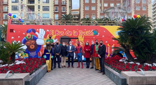 La EMT presenta 'El Bus de la Ilusión' para recorrer Málaga con sus viajes solidarios